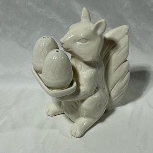 White Ceramic Squirrel w/Acorn Salt and Pepper Shakers - Never Used